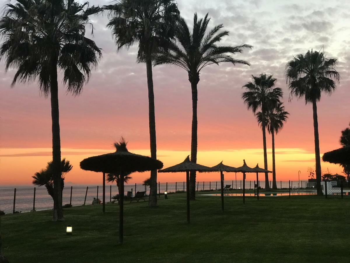 Mi Capricho A16 Beachfront Apartment Sitio de Calahonda المظهر الخارجي الصورة
